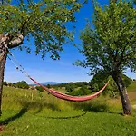 Peaceful Family Near Terme Catez *