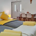 Apartment Peaceful Family Near Terme Catez